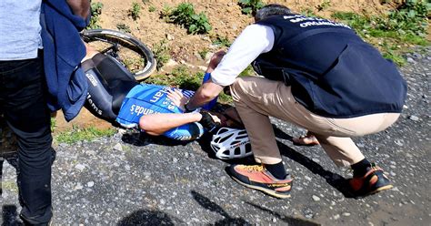 cyclist dies in crash
